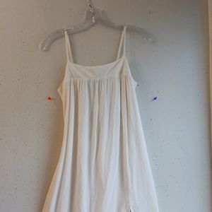 FOREVER21  BEAUTIFULL WHITE MAXI DRESS SIZE SMALL NEW WITH TAGS.